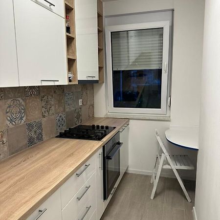 Novoureden Stan U Vitezu Apartamento Exterior foto