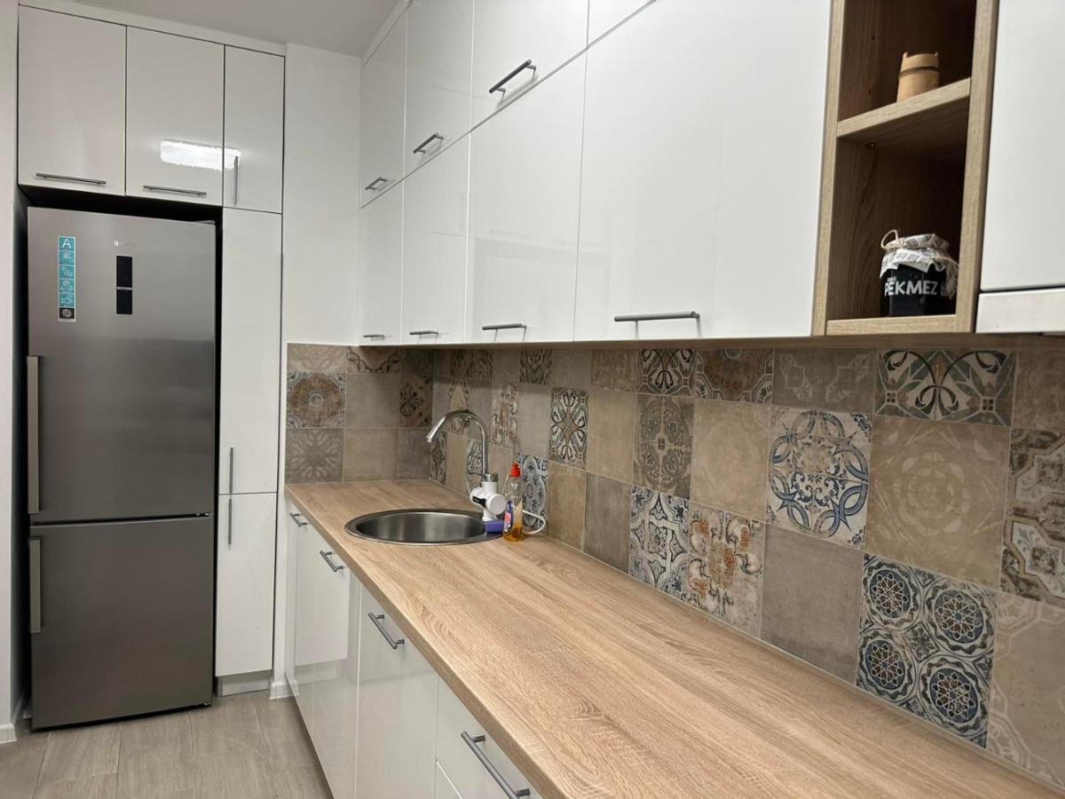 Novoureden Stan U Vitezu Apartamento Exterior foto