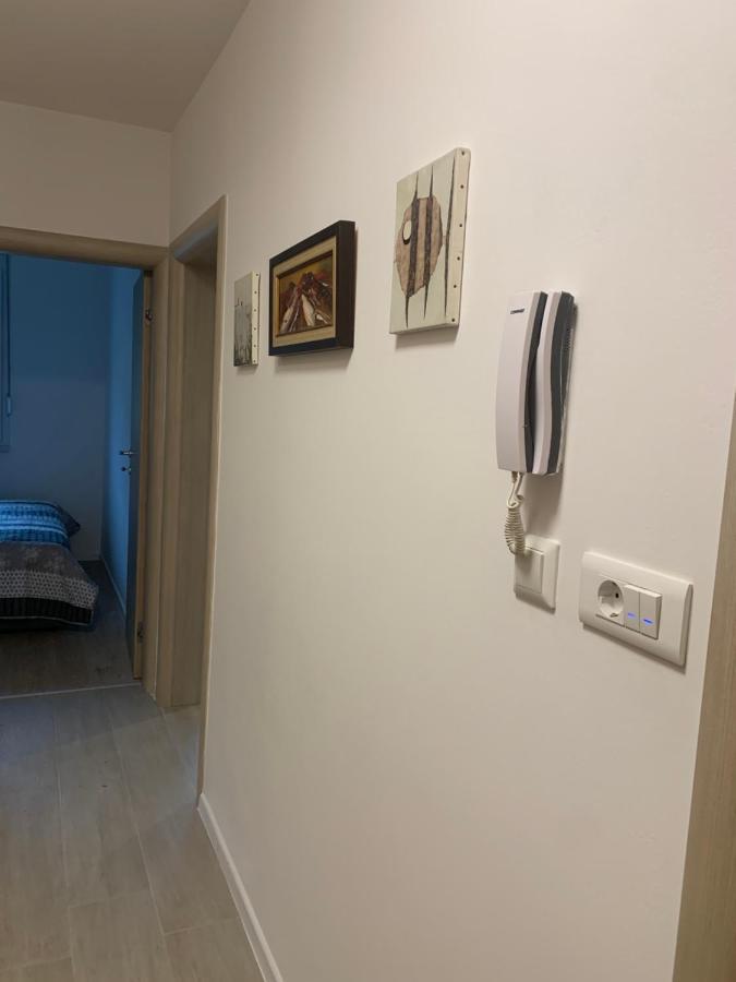 Novoureden Stan U Vitezu Apartamento Exterior foto